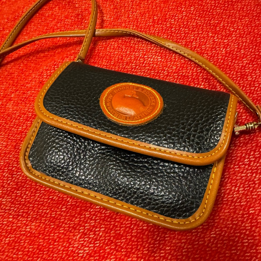 Vintage Dooney and Bourke Crossbody